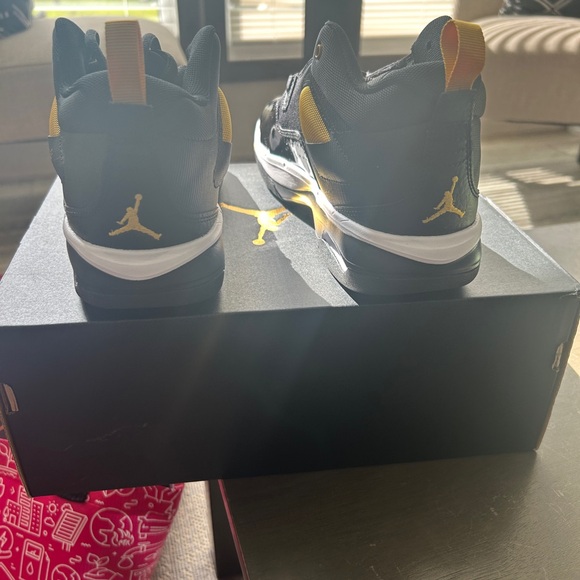 Jordan Stay Loyal 3 - Picture 9 of 13